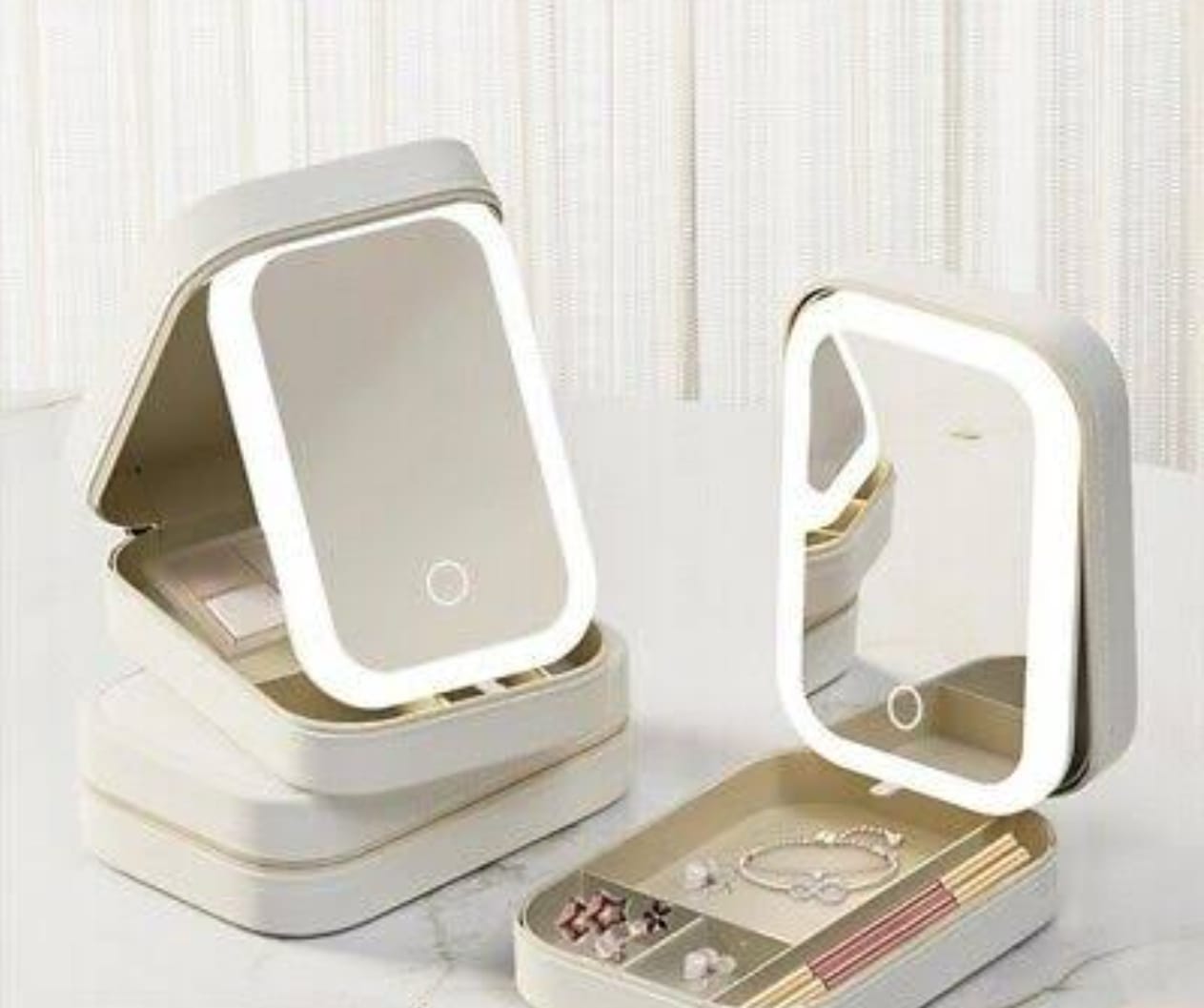 GLOW UP MAKEUP BOX