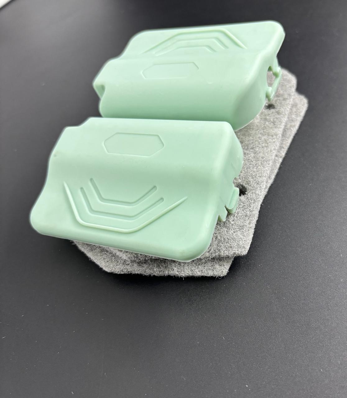 GROOVE CLEANING BRUSH