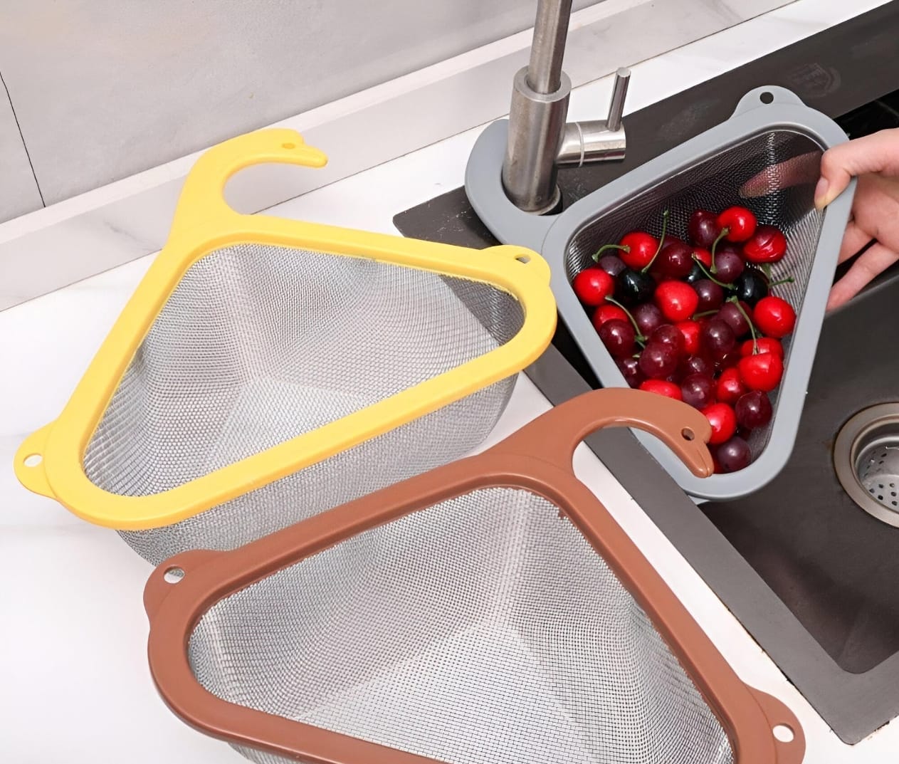 TRIANGLE STRAINER