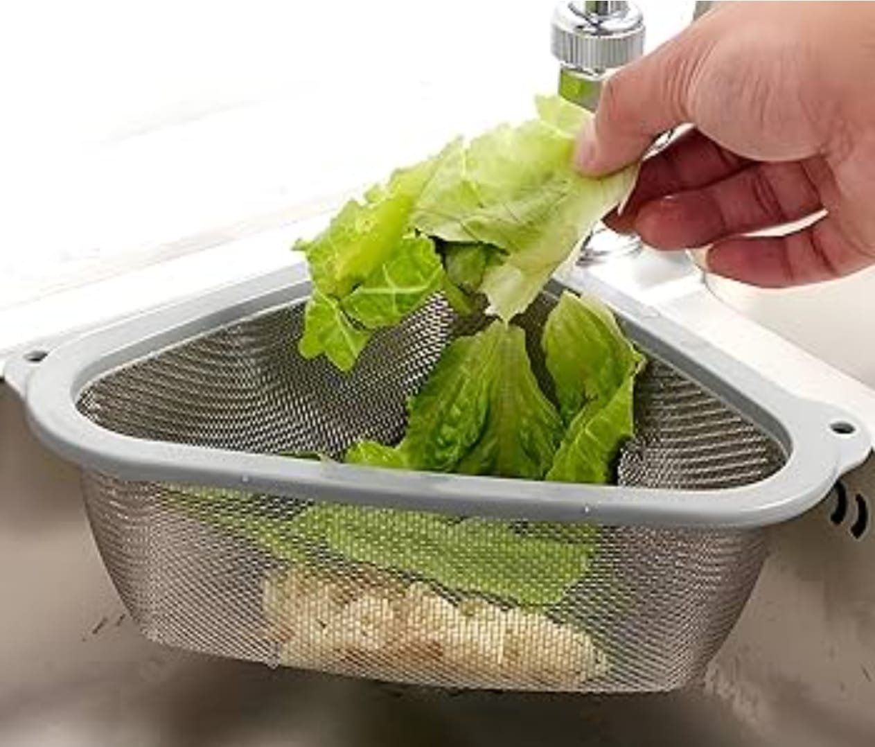 TRIANGLE STRAINER