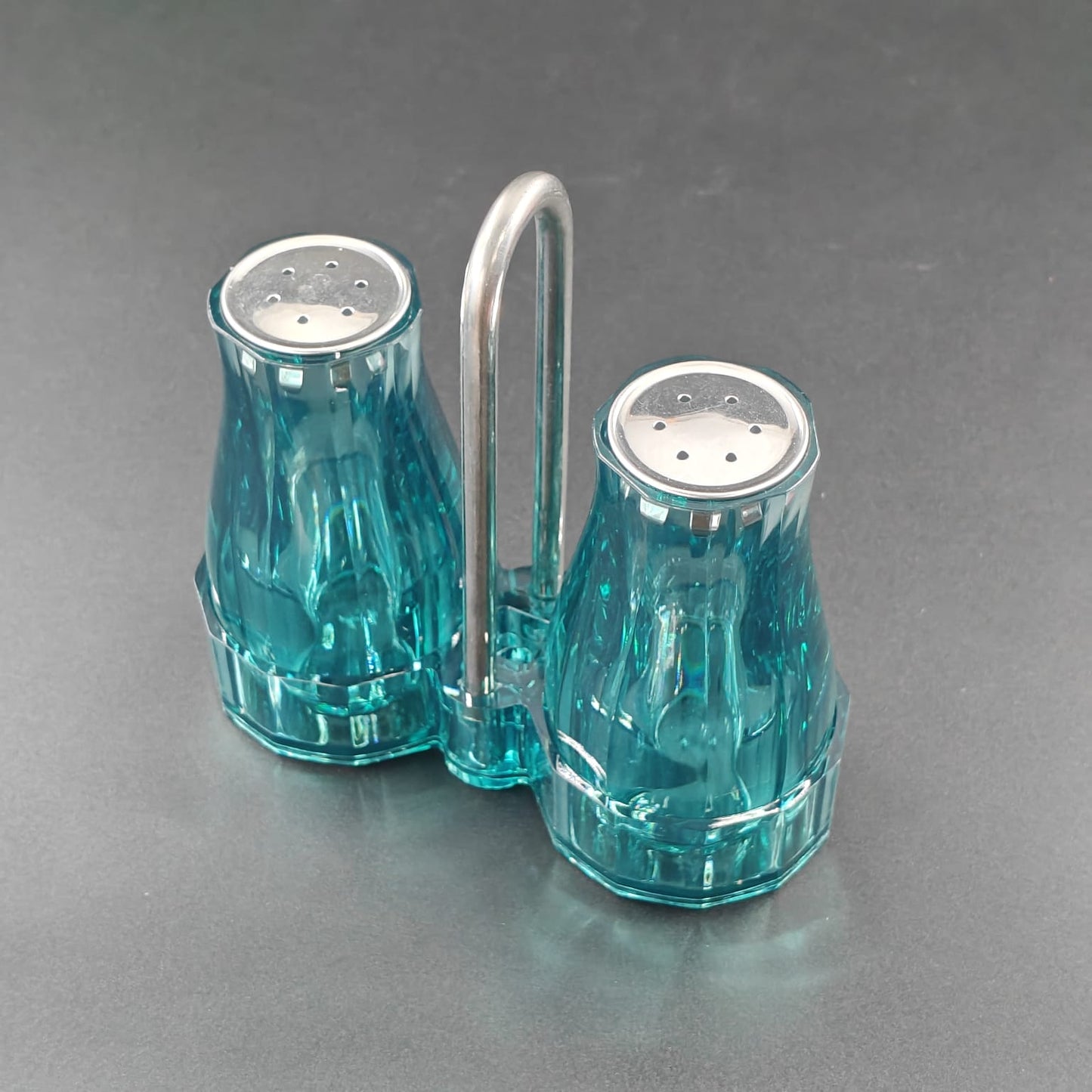 BLUE ARCYLIC SALT AND PEPPER DISPENSER -102 4S2