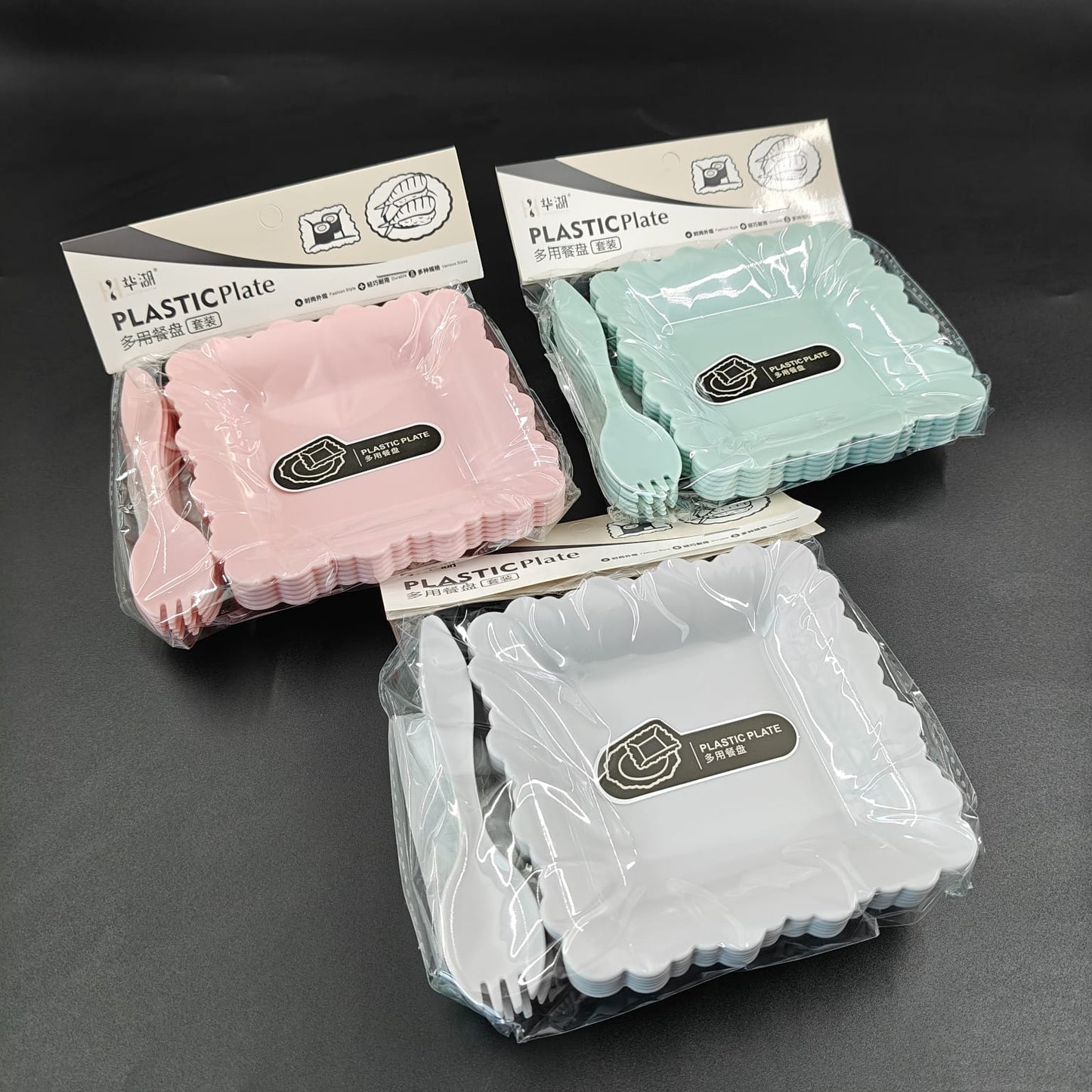 PLASTIC PLATE AND FORK SET