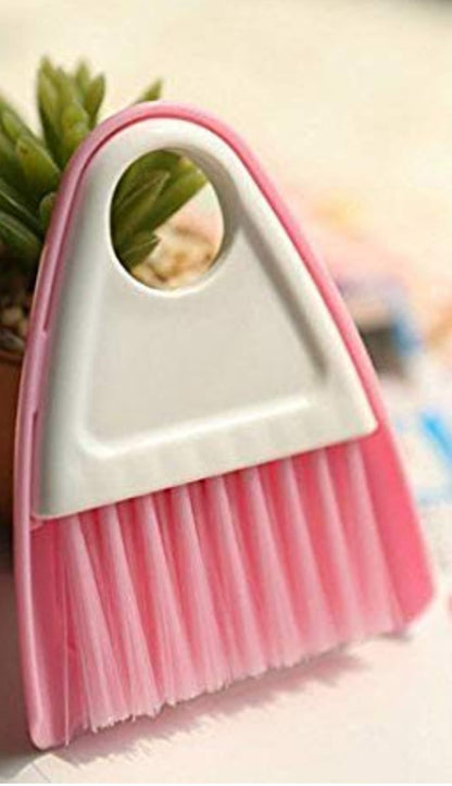 PRETTY DUSTPAN BRUSH KM-1170